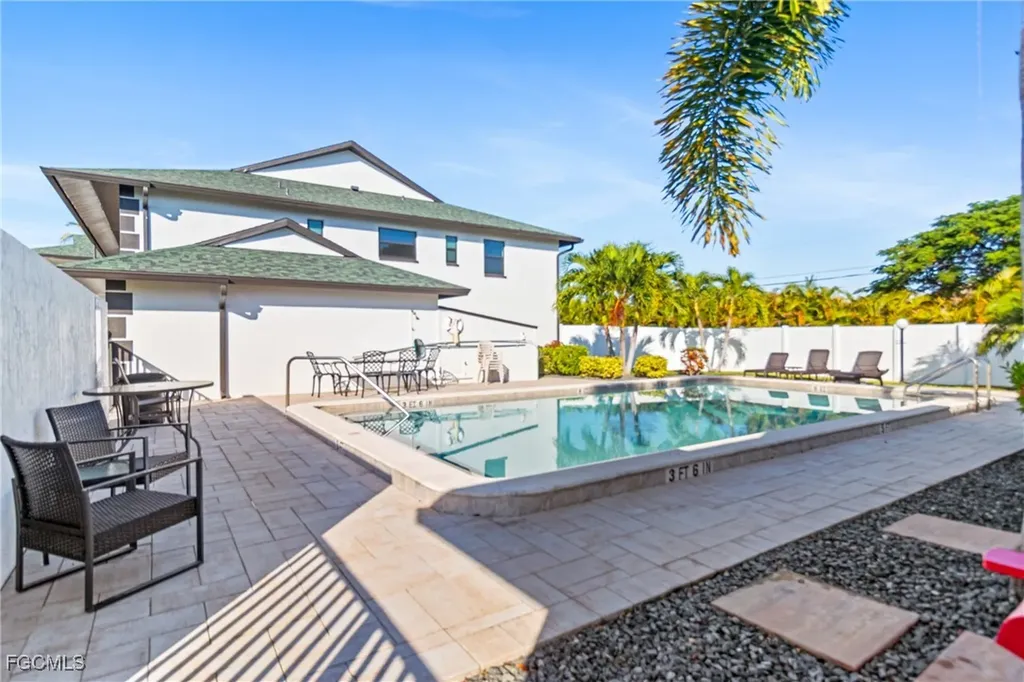1429 Cape Coral Parkway W Cape Coral FL 33914