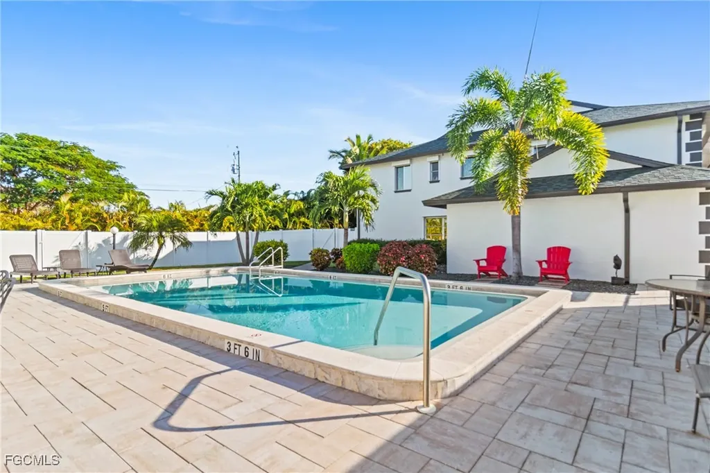 1429 Cape Coral Parkway W Cape Coral FL 33914