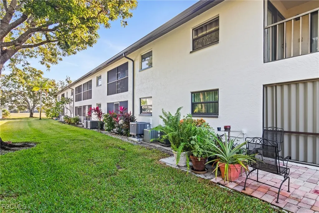 1429 Cape Coral Parkway W Cape Coral FL 33914