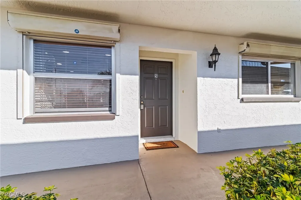 1429 Cape Coral Parkway W Cape Coral FL 33914