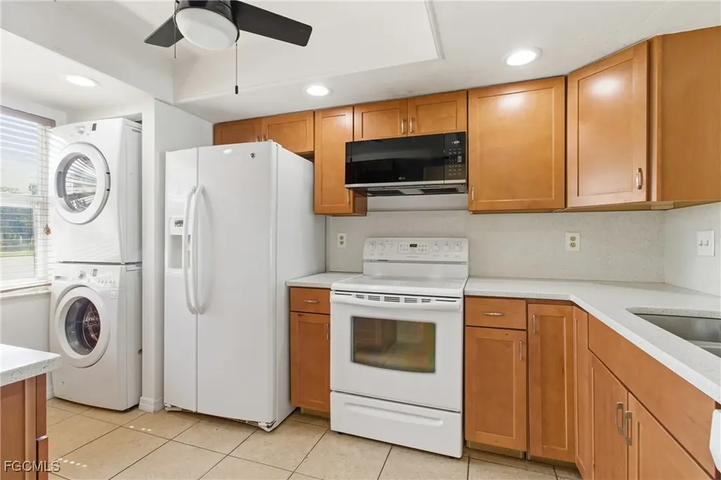 1429 Cape Coral Parkway W Cape Coral FL 33914