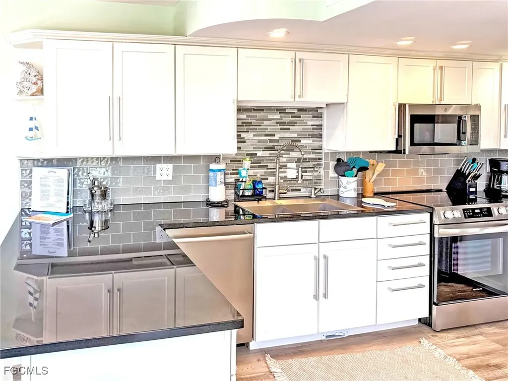 543 Gulf Lane Upper Captiva FL 33924