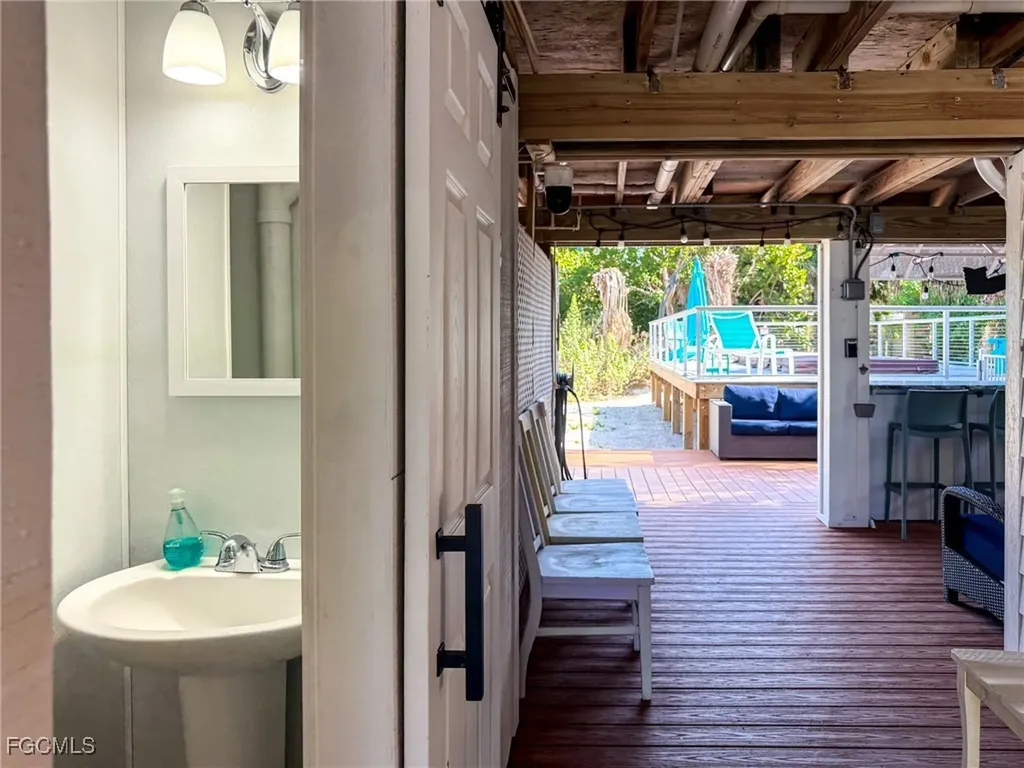 543 Gulf Lane Upper Captiva FL 33924