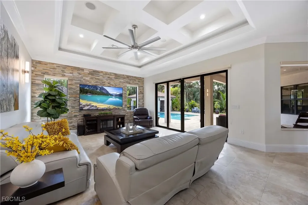 214 9th Street NW Naples FL 34120