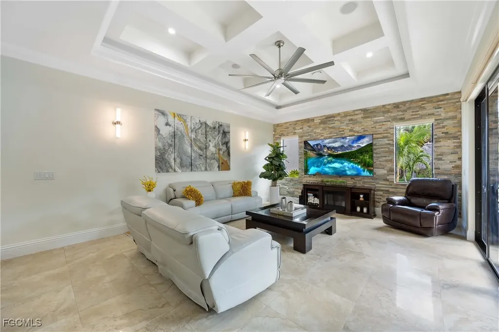 214 9th Street NW Naples FL 34120