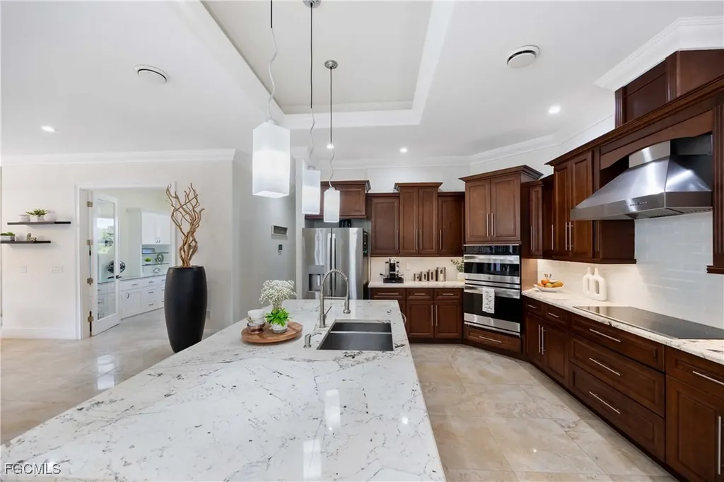 214 9th Street NW Naples FL 34120