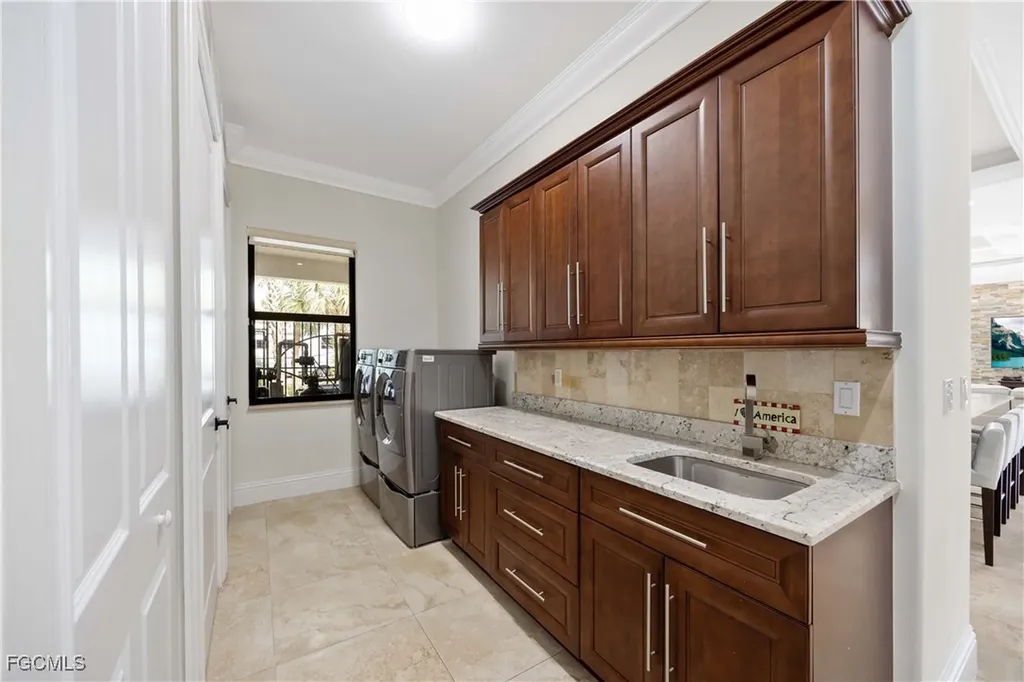 214 9th Street NW Naples FL 34120