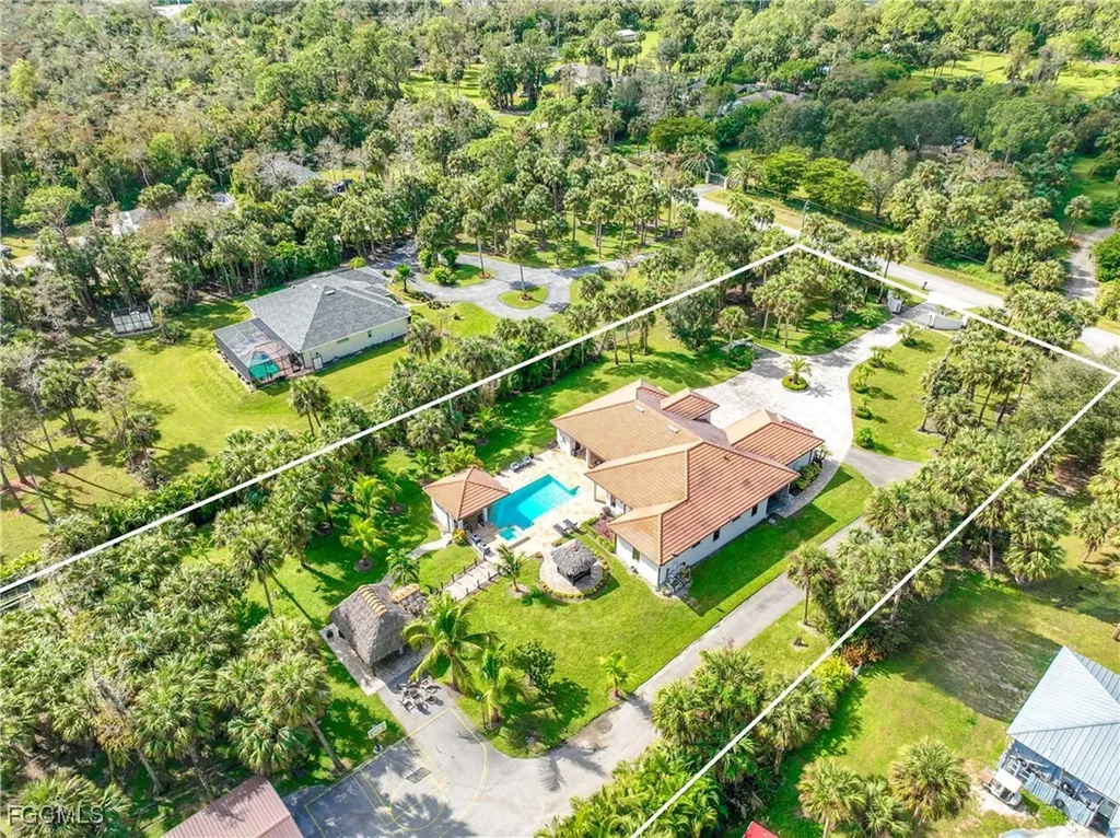 214 9th Street NW Naples FL 34120