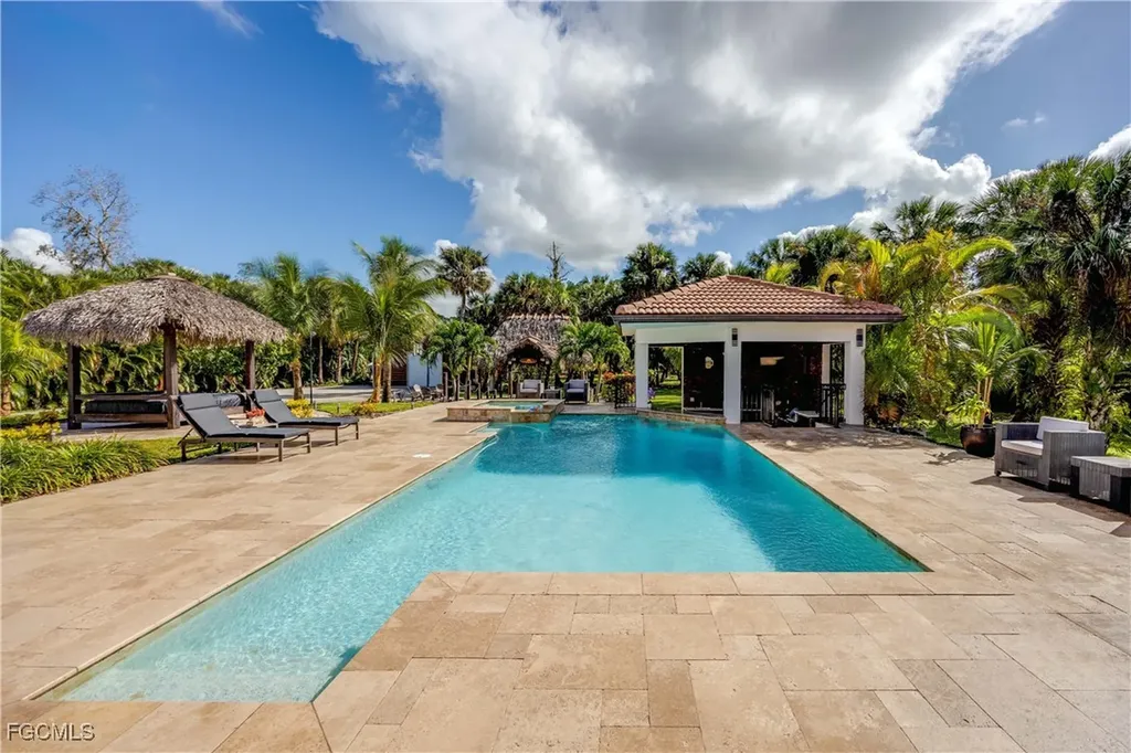 214 9th Street NW Naples FL 34120