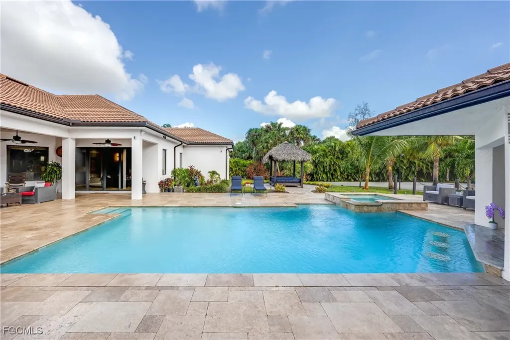 214 9th Street NW Naples FL 34120