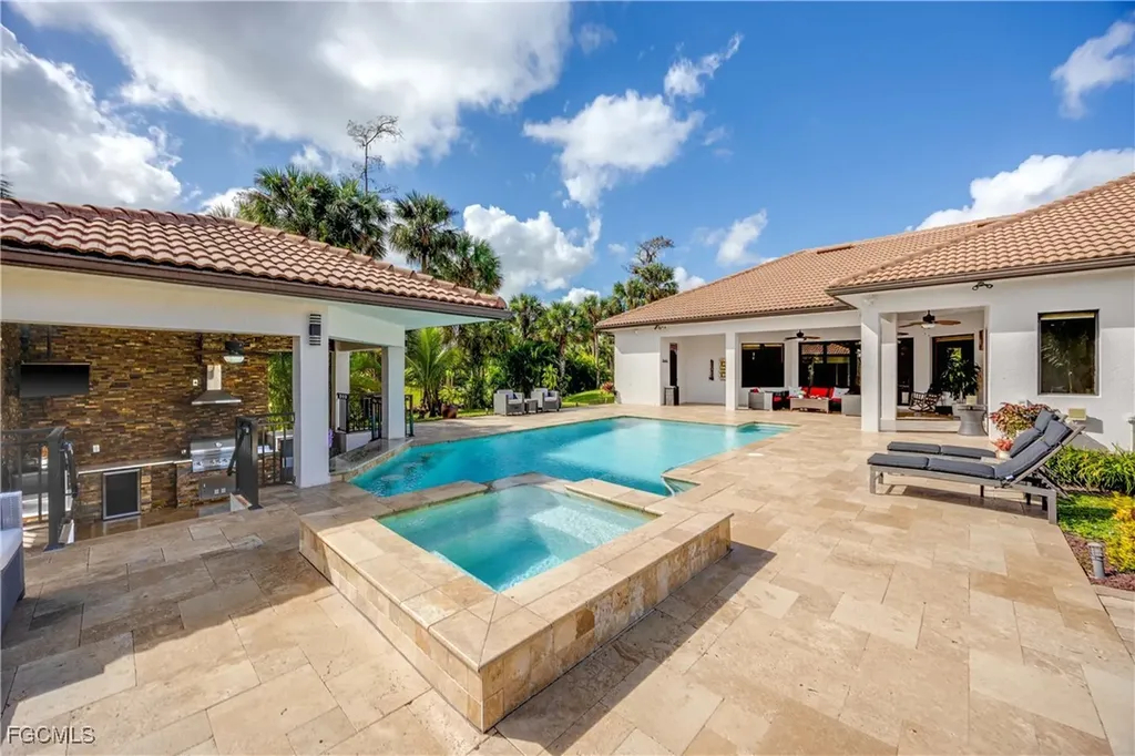 214 9th Street NW Naples FL 34120