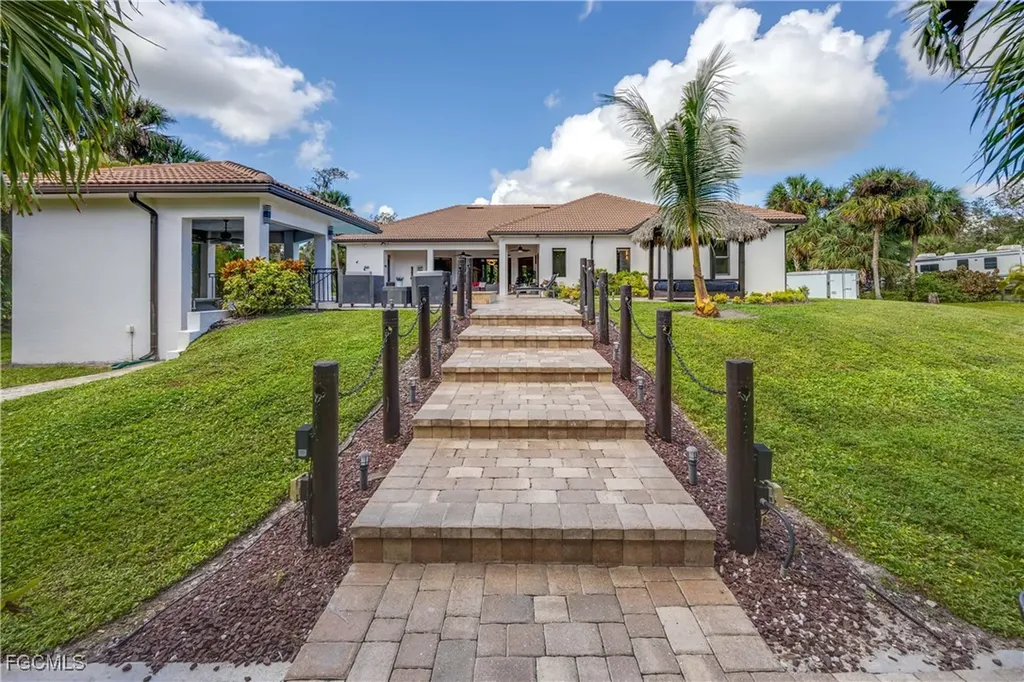214 9th Street NW Naples FL 34120