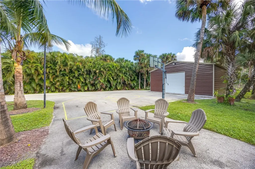 214 9th Street NW Naples FL 34120
