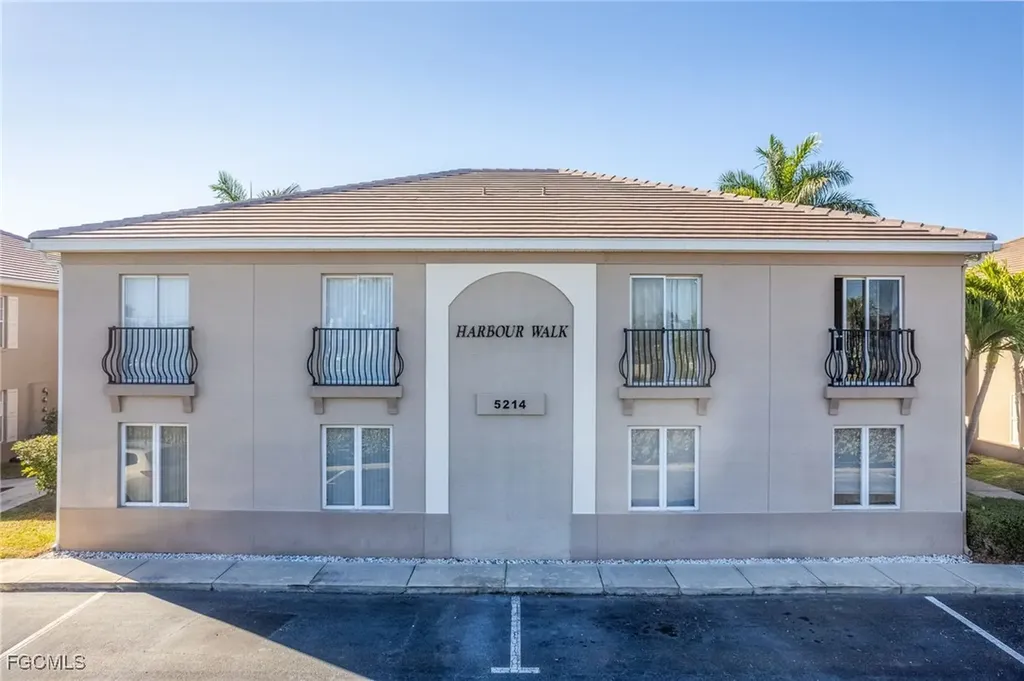 5214 Chiquita Boulevard S Cape Coral FL 33914
