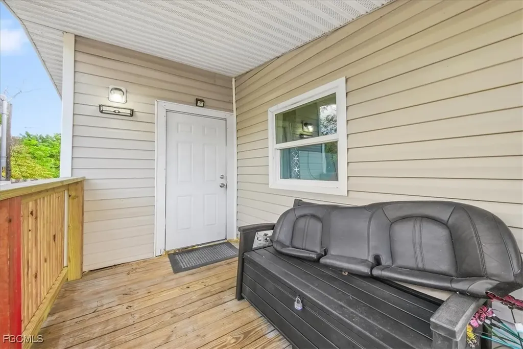 1978 Laurel Lane North Fort Myers FL 33917