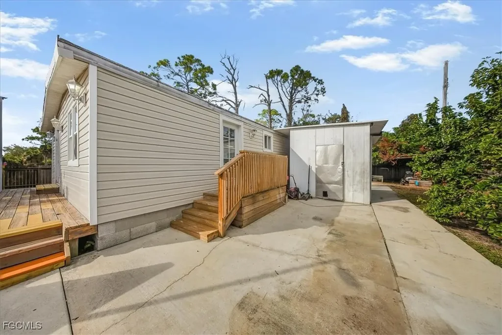 1978 Laurel Lane North Fort Myers FL 33917