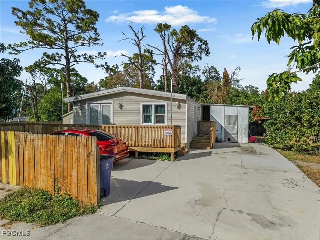 1978 Laurel Lane North Fort Myers FL 33917