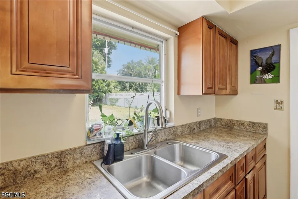 4531 SE 11th Place Cape Coral FL 33904
