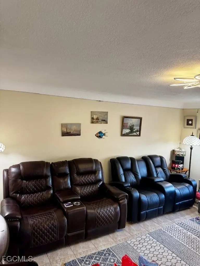 4531 SE 11th Place Cape Coral FL 33904