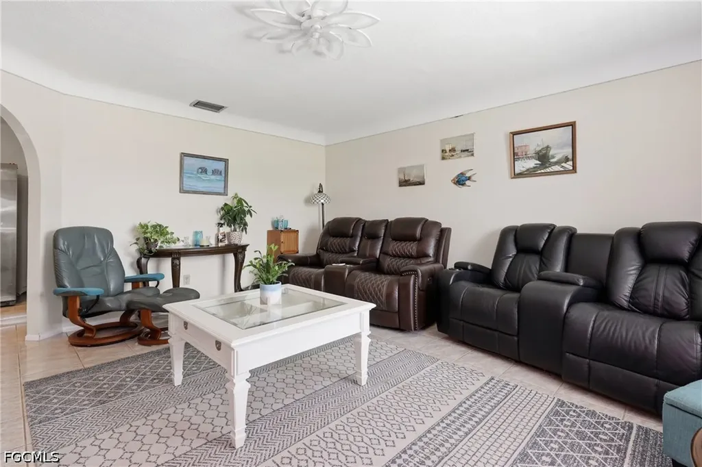 4531 SE 11th Place Cape Coral FL 33904