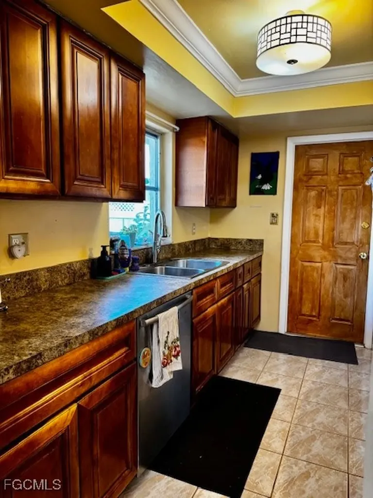 4531 SE 11th Place Cape Coral FL 33904