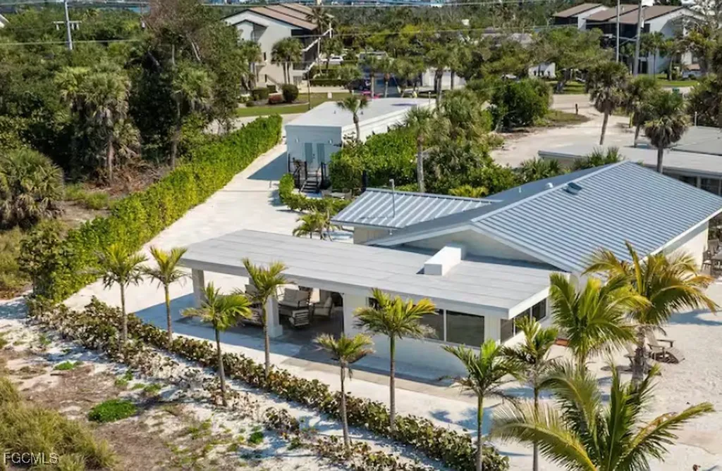 2740 N Beach Road Englewood FL 34223