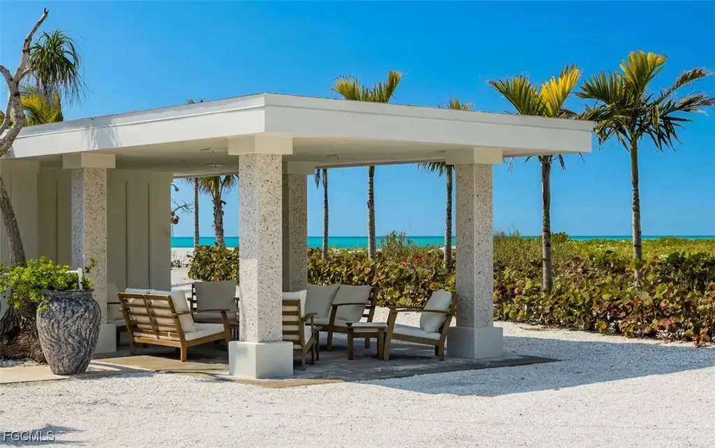 2740 N Beach Road Englewood FL 34223