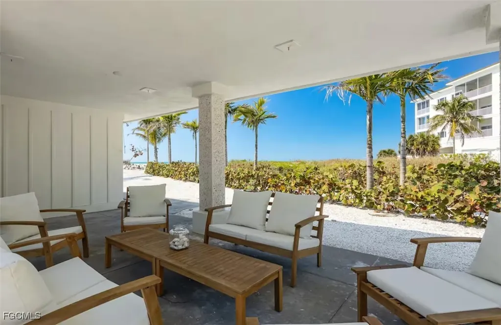 2740 N Beach Road Englewood FL 34223