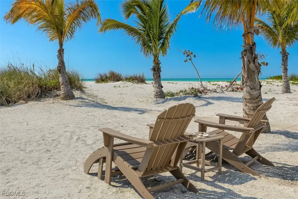 2740 N Beach Road Englewood FL 34223