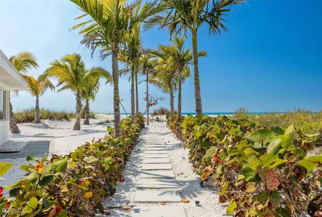 2740 N Beach Road Englewood FL 34223