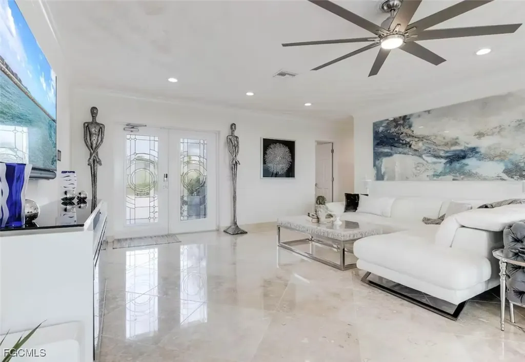 2740 N Beach Road Englewood FL 34223