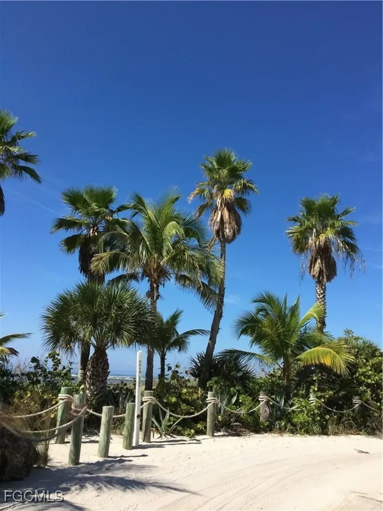 370 Townhouse Lane 61 Upper Captiva FL 33924