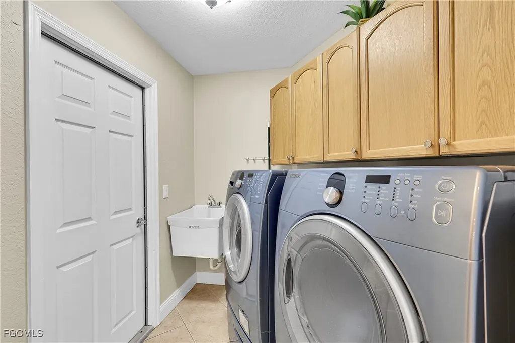 3609 SE 4th Avenue Cape Coral FL 33904