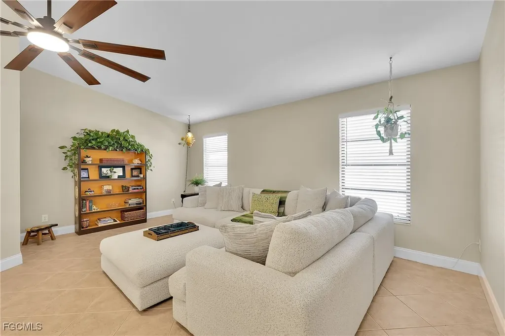 3609 SE 4th Avenue Cape Coral FL 33904
