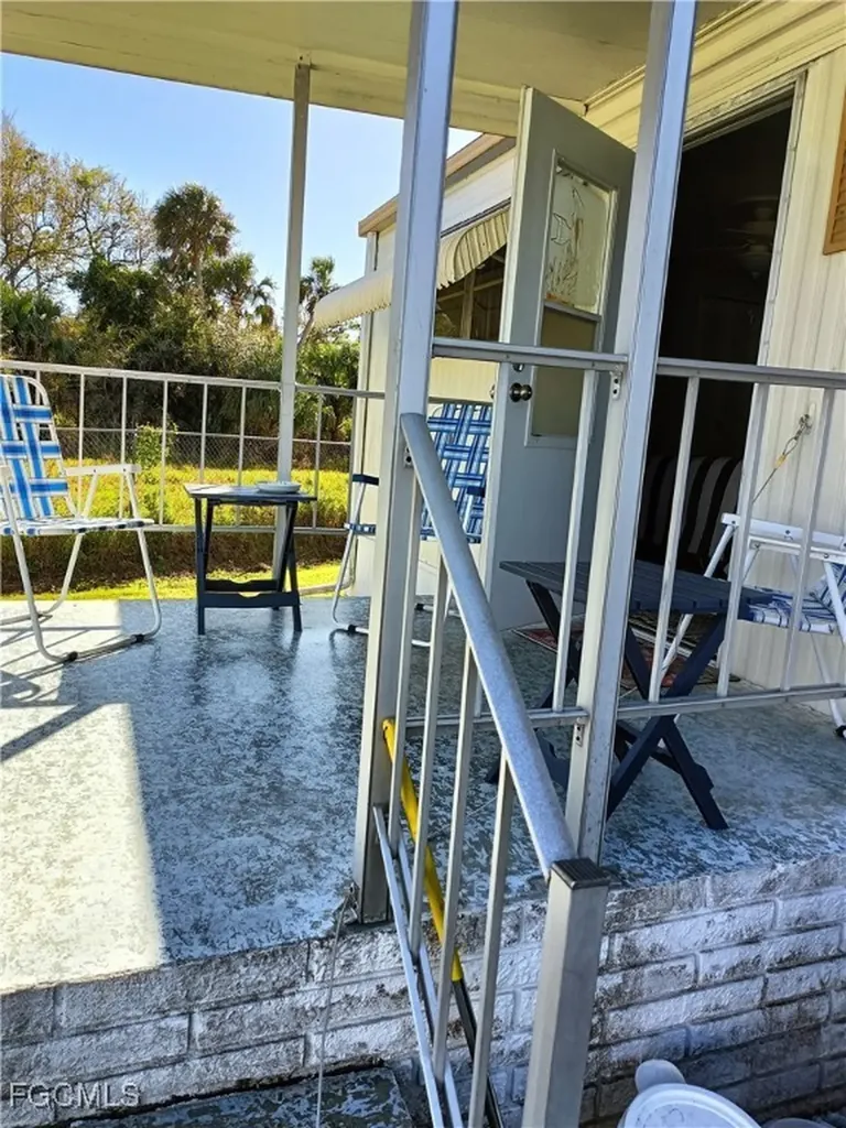 524 Timber Lane S North Fort Myers FL 33917