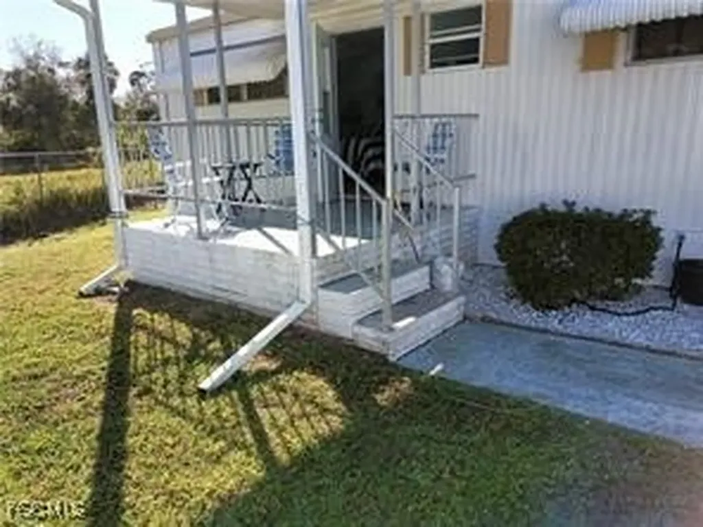 524 Timber Lane S North Fort Myers FL 33917