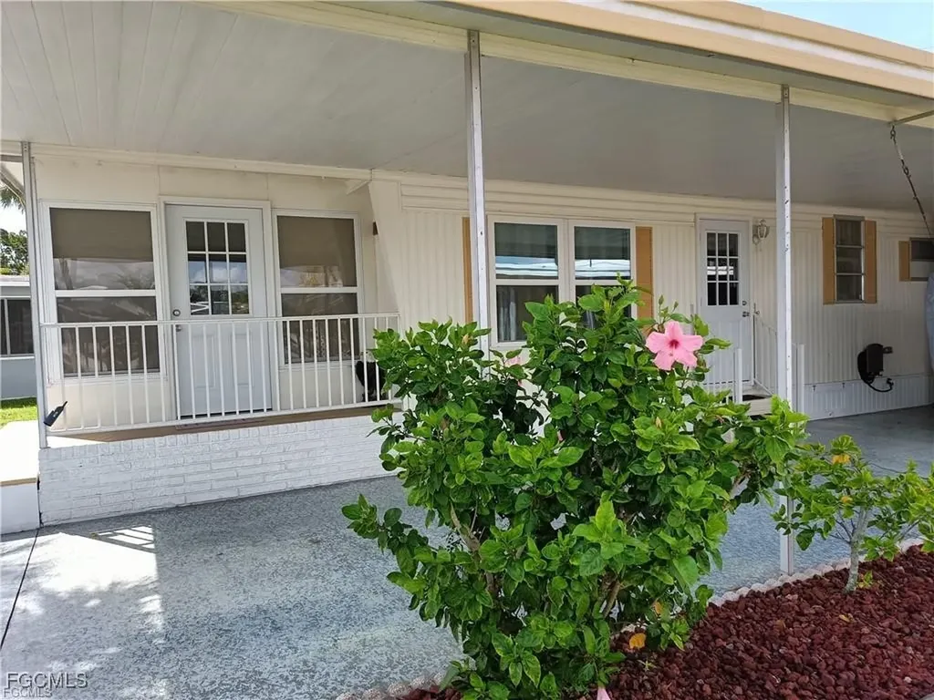 524 Timber Lane S North Fort Myers FL 33917