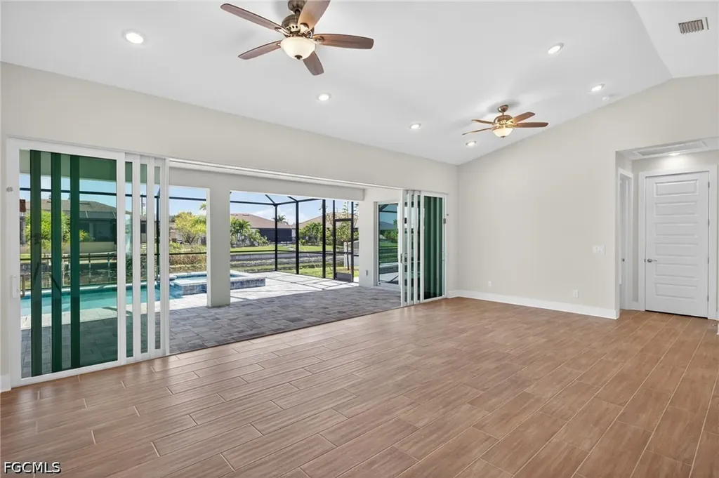 906 SW 12th Terrace Cape Coral FL 33991