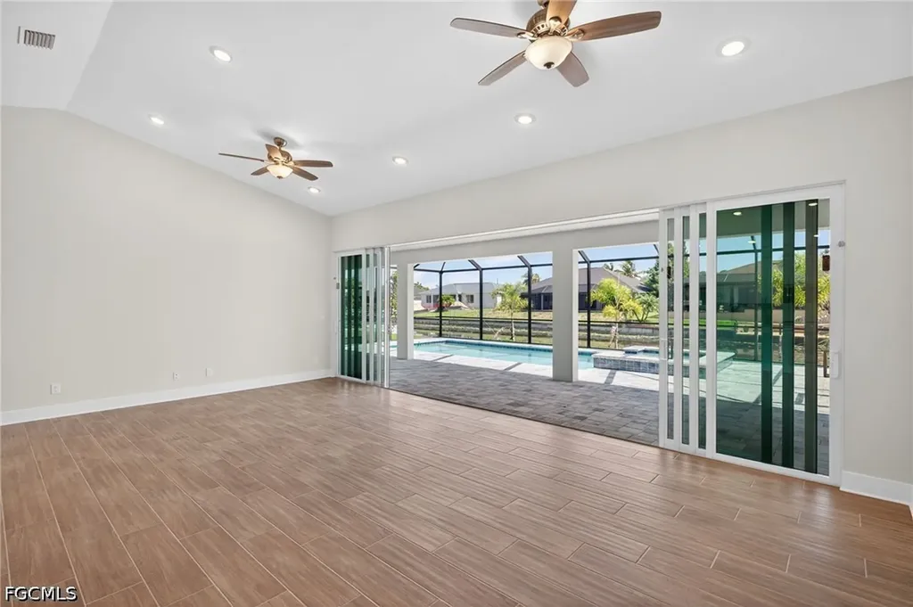 906 SW 12th Terrace Cape Coral FL 33991