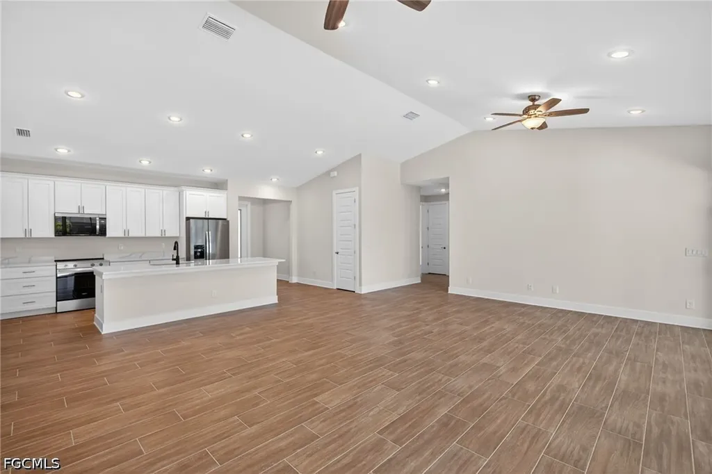 906 SW 12th Terrace Cape Coral FL 33991