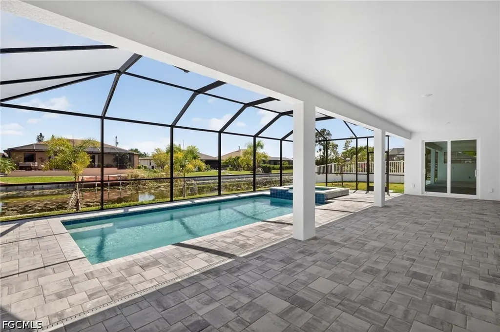 906 SW 12th Terrace Cape Coral FL 33991