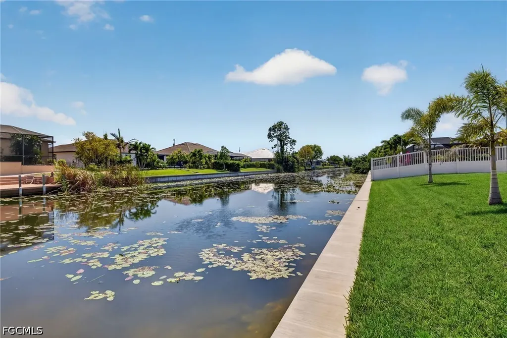 906 SW 12th Terrace Cape Coral FL 33991