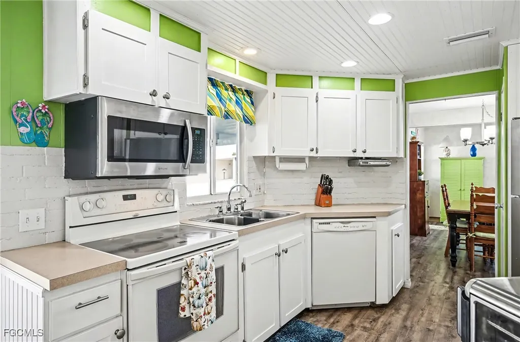 137 Nicklaus Boulevard North Fort Myers FL 33903