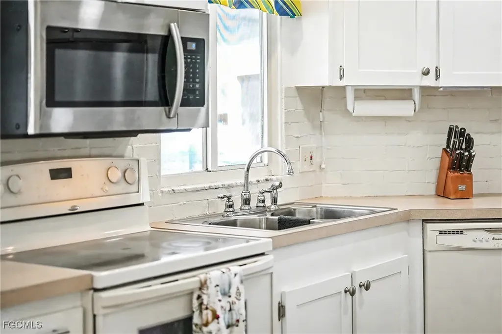 137 Nicklaus Boulevard North Fort Myers FL 33903