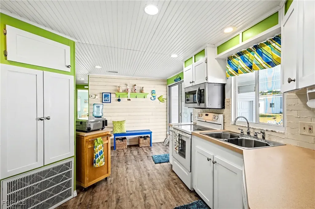 137 Nicklaus Boulevard North Fort Myers FL 33903