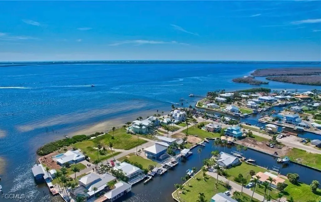 4159 Sunshine Boulevard St. James City FL 33956