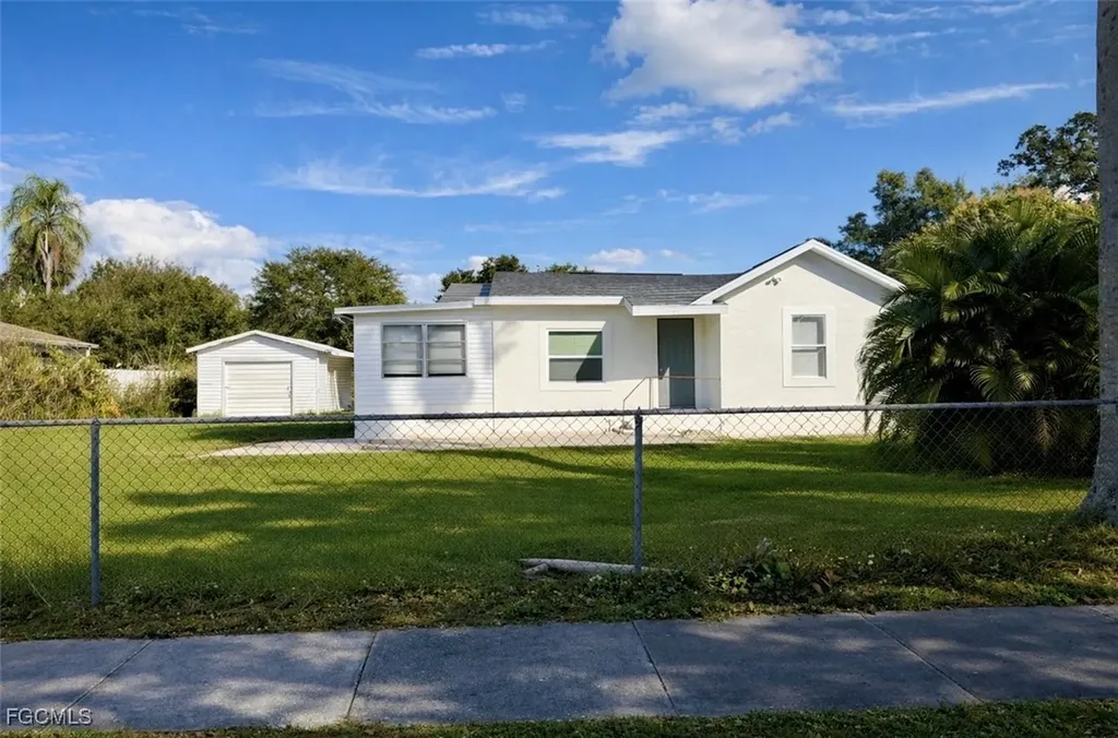 261 Miramar Road Fort Myers FL 33905