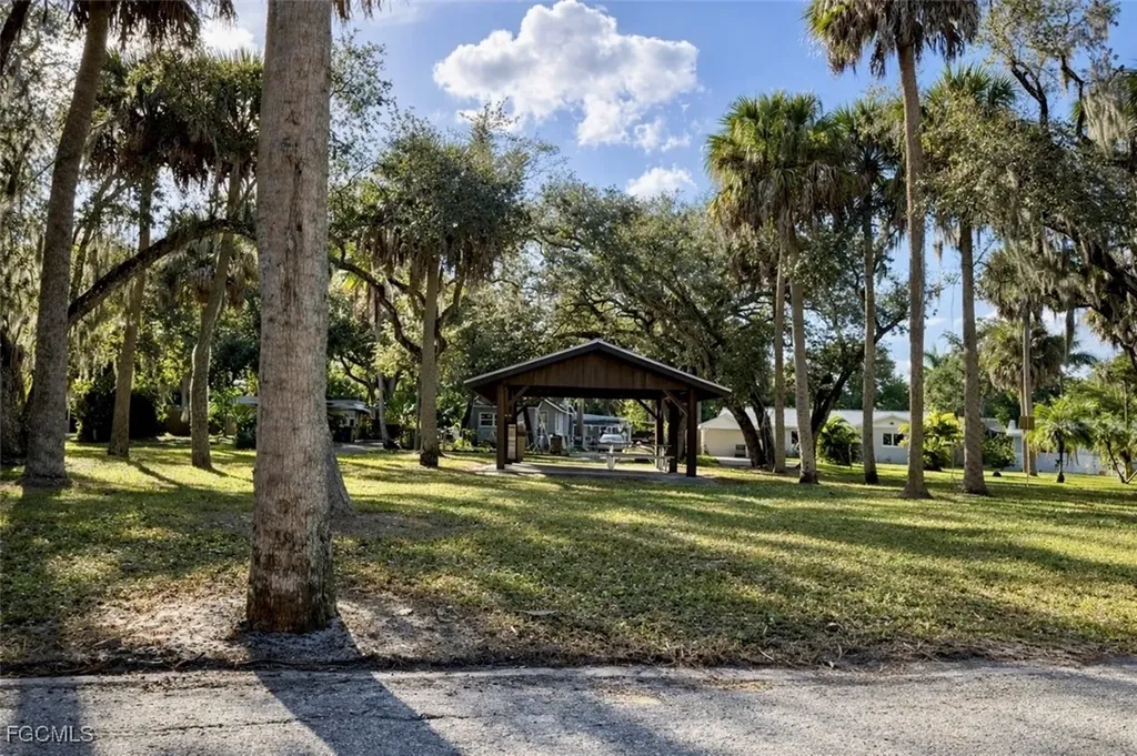 261 Miramar Road Fort Myers FL 33905