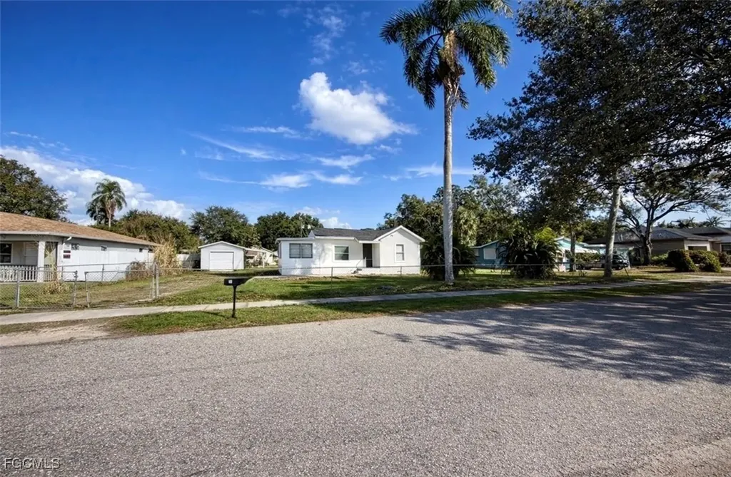 261 Miramar Road Fort Myers FL 33905