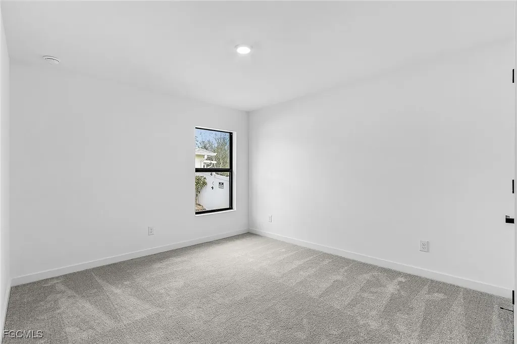 827 Rue Labeau Circle Fort Myers FL 33913